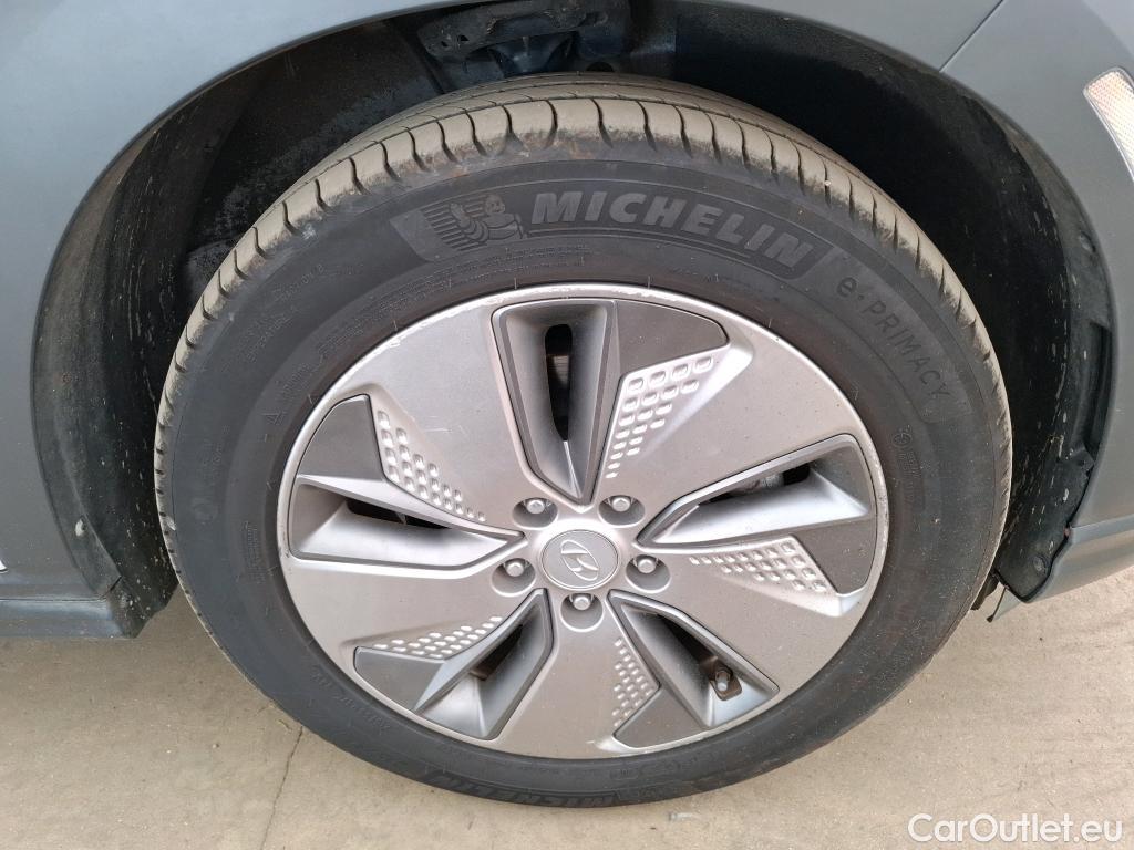  Hyundai  Konna HYUNDAI Kona / 2017 / 5P / SUV ELECTRIQUE 64 kWh 204 ch Executive #11