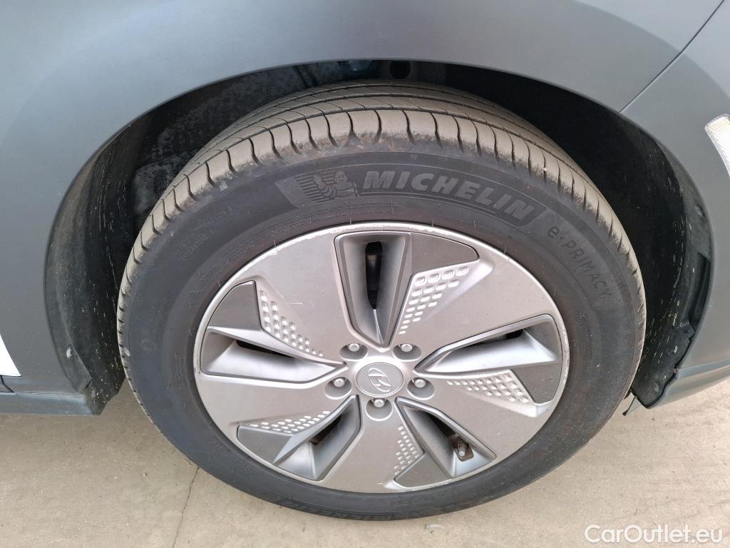  Hyundai  Konna HYUNDAI Kona / 2017 / 5P / SUV ELECTRIQUE 64 kWh 204 ch Executive #10