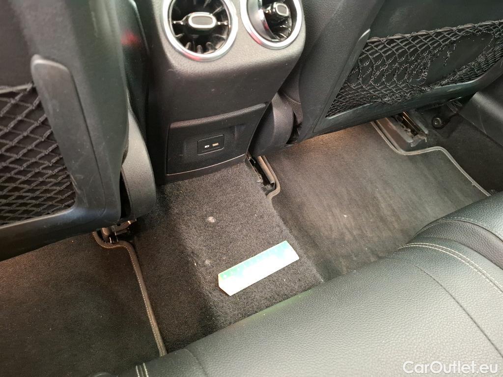  Mercedes  CLA-Klasse MERCEDES-BENZ CLA Shooting Brake / 2019 / 5P / Break CLA 200 d Progressive Line BA8 #1