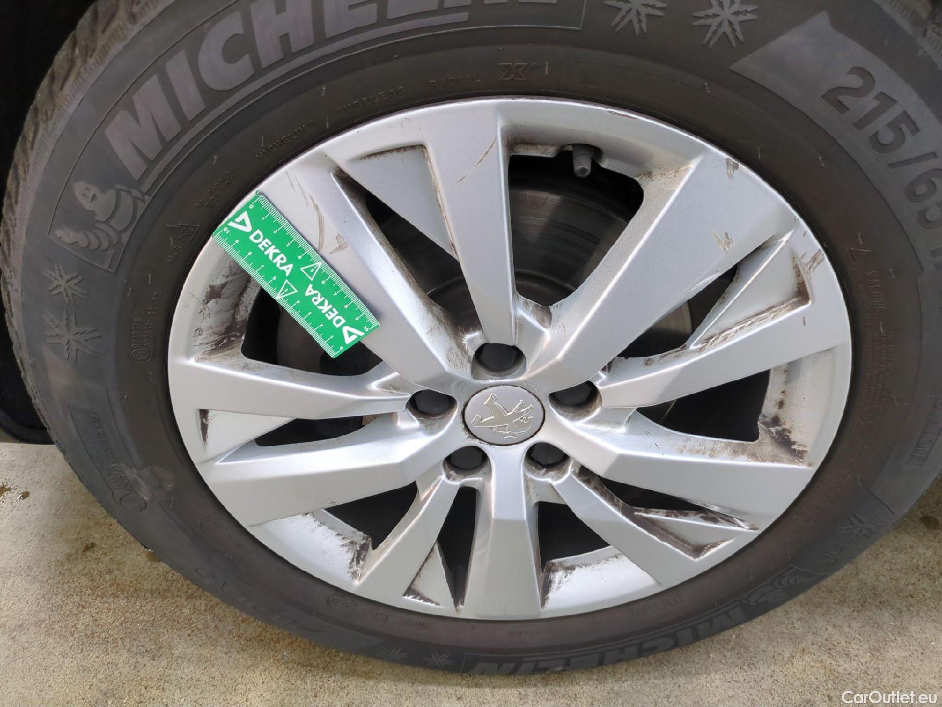  Peugeot  3008  Active Business 1.2 PureTech 130CV BVA8 E6d #20