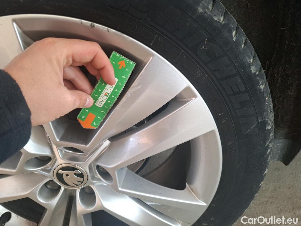  Skoda  Karoq  Style 2.0 TDI 115CV BVA7 E6d #19