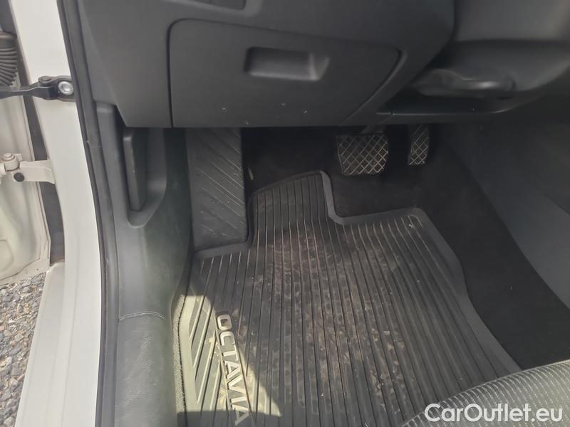  Skoda  Octavia  Combi (NX3)(2020) Oct.Com. 2.0TDI 85 Ambition AT #10