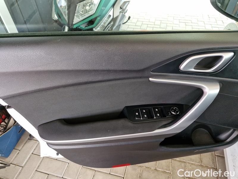  KIA  Cee'd Ceed Sportswagon (2018->) Ceed SW 1.6 CRDi 100 Fresh #13