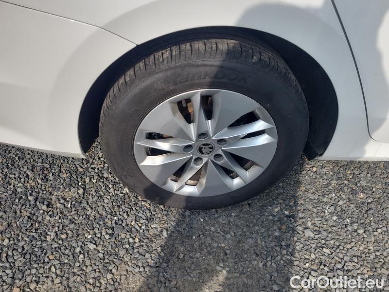  Skoda  Octavia  Combi (NX3)(2020) Oct.Com. 2.0TDI 85 Ambition AT #4