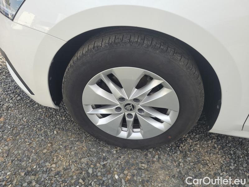  Skoda  Octavia  Combi (NX3)(2020) Oct.Com. 2.0TDI 85 Ambition AT #6