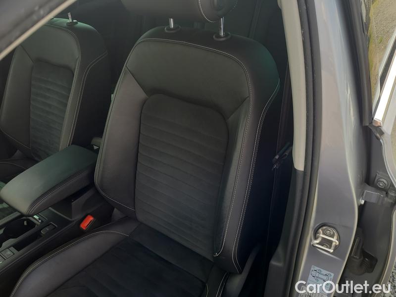  Volkswagen  Passat  Variant (CB5) (2019) Pas.Var.2.0TDI 140 Elegance AT #9