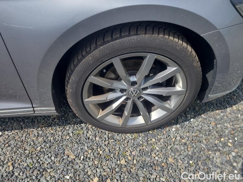  Volkswagen  Passat  Variant (CB5) (2019) Pas.Var.2.0TDI 140 Elegance AT #17