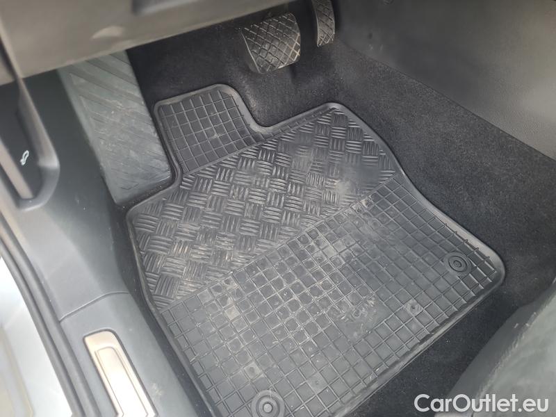  Volkswagen  Passat  Variant (CB5) (2019) Pas.Var.2.0TDI 140 Elegance AT #6