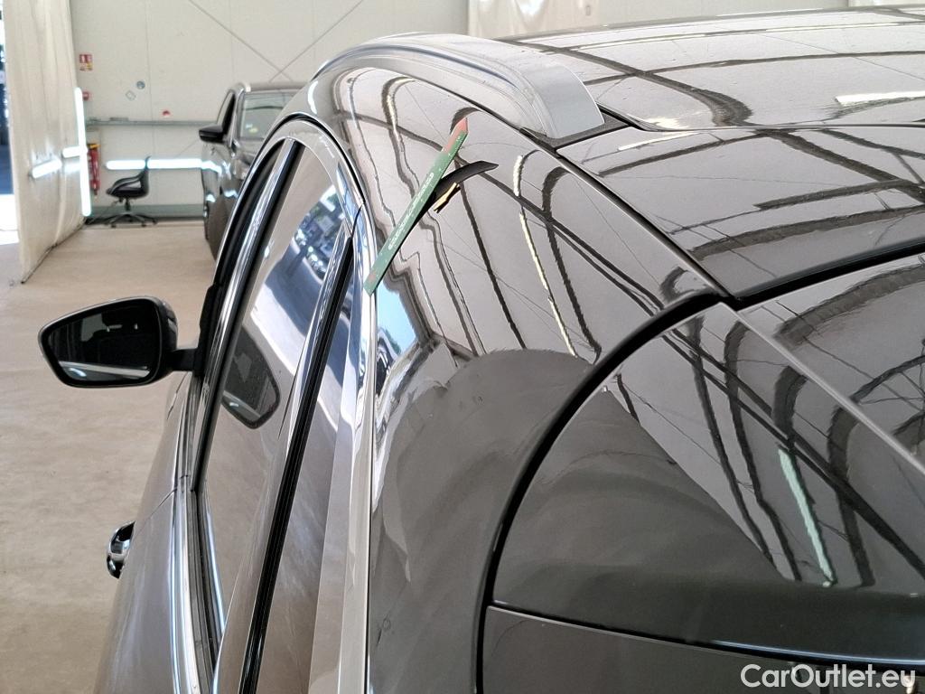  Ford  Kuga FORD  / 2019 / 5P / SUV 2.5 Dur 225ch hybrid PHEV Pshift Vignale #8