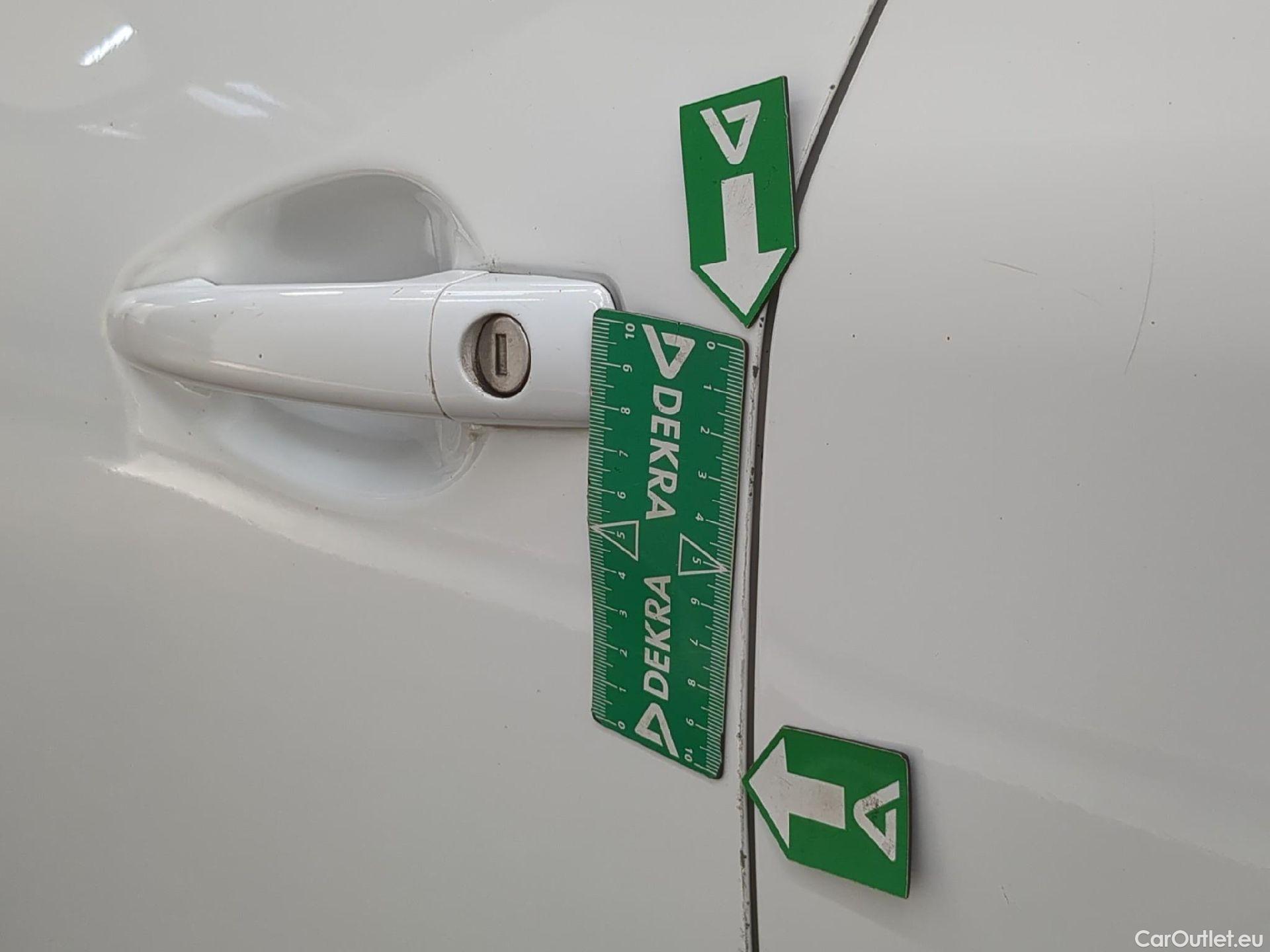  Peugeot  208  Affaire Premium Pack 1.2 80CV BVM5 E6dT #23
