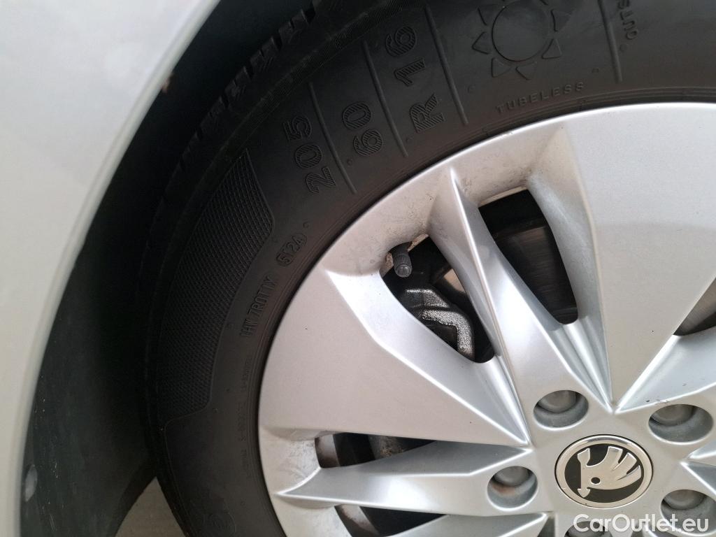  Skoda  Octavia  Berline Business 2.0 TDI 150CV BVA7 E6d #20