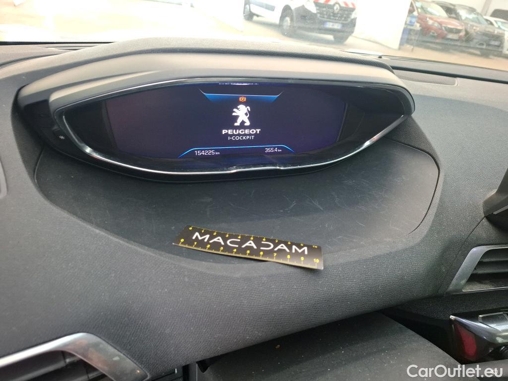  Peugeot  5008  Allure Pack 1.5 HDi 130CV BVA8 7 Sieges E6d #24