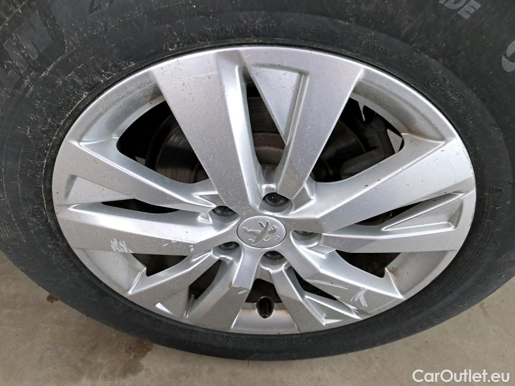  Peugeot  5008  Active Pack 1.5 HDi 130CV BVA8 7 Sieges E6d #4