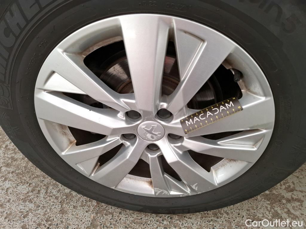  Peugeot  5008 PEUGEOT  / 2020 / 5P / SUV BlueHDi 130 S&S EAT8 Active Business #8