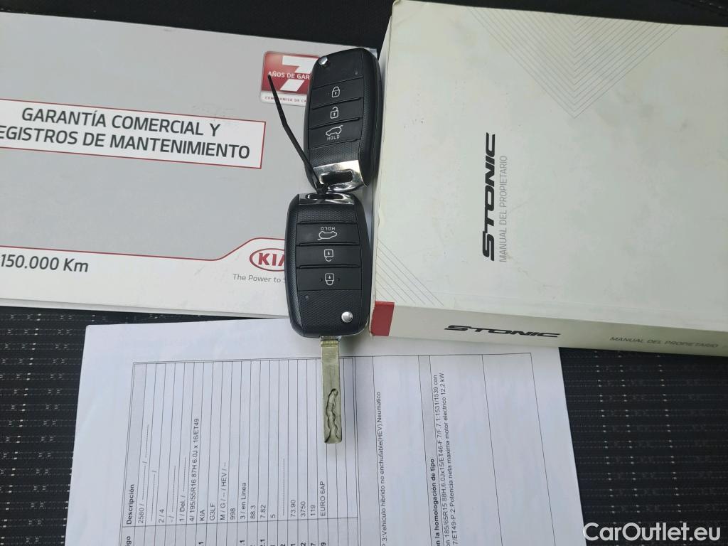  KIA  STONIC KIA  / 2017 / 5P / todoterreno 1.0 T-GDi 88kW (120CV) MHEV iMT Drive #15
