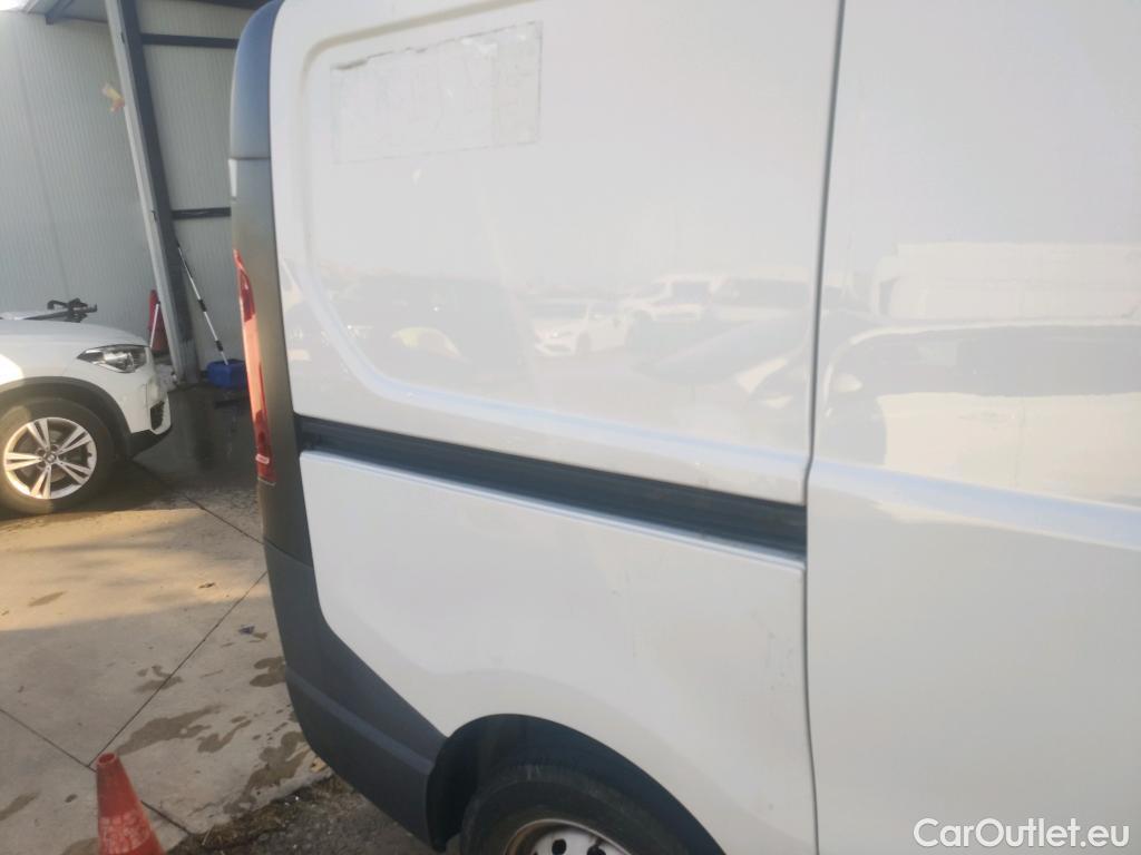  Opel  Vivaro OPEL  VU 4p 2G furgón 1.6CDTI 88kW (120CV) Expressio L1H1 2.7t #36