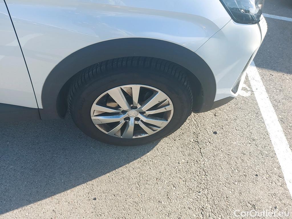  Peugeot  3008  Active Pack 1.2 PureTech 130CV AT8 E6d #3
