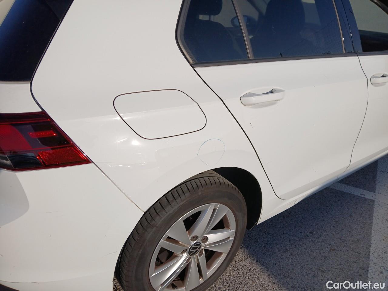  Volkswagen  Golf  VIII Berlina Life eTSI 1.0 TSI 110CV AT7 E6d #25