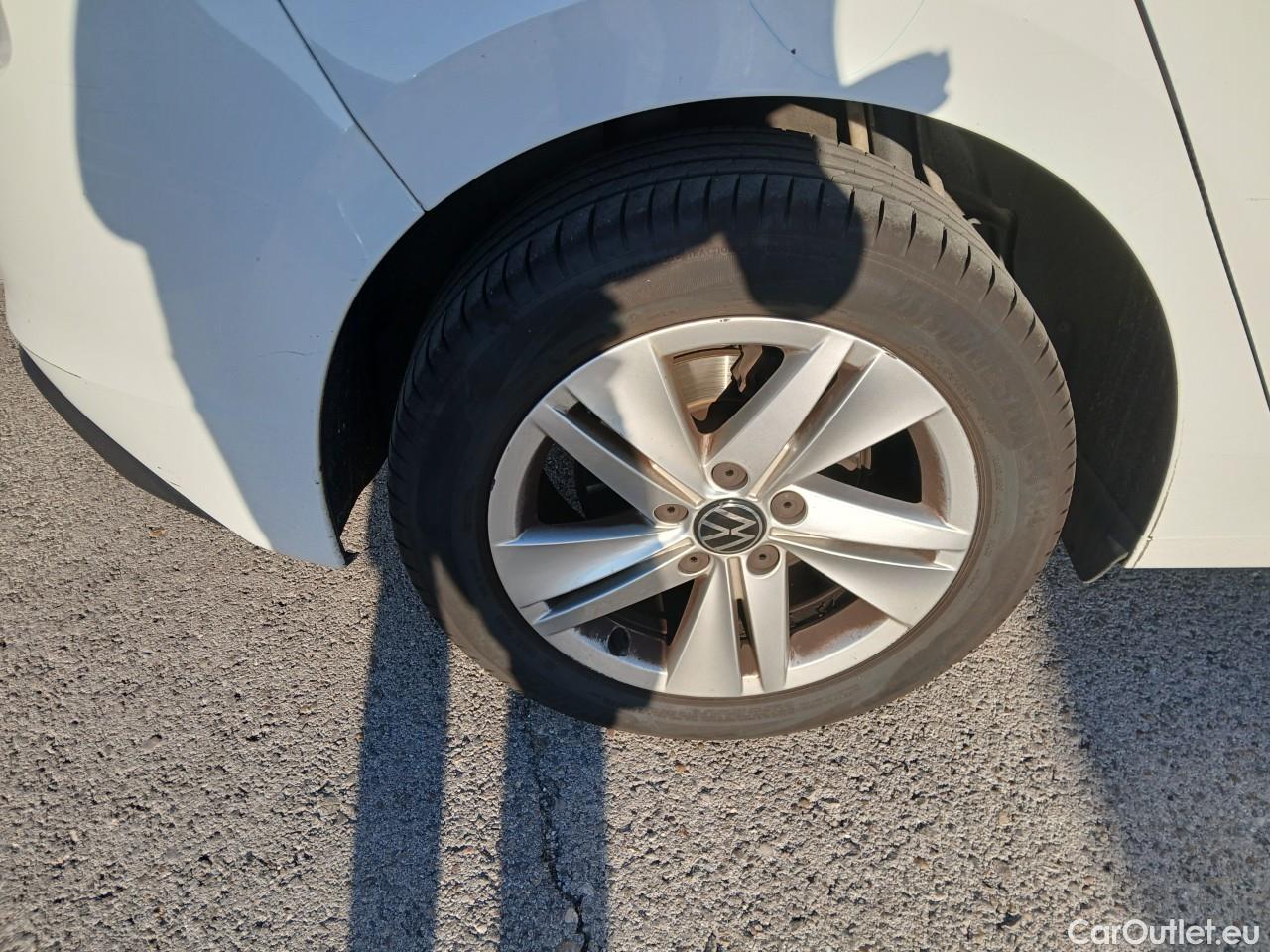  Volkswagen  Golf  VIII Berlina Life eTSI 1.0 TSI 110CV AT7 E6d #27