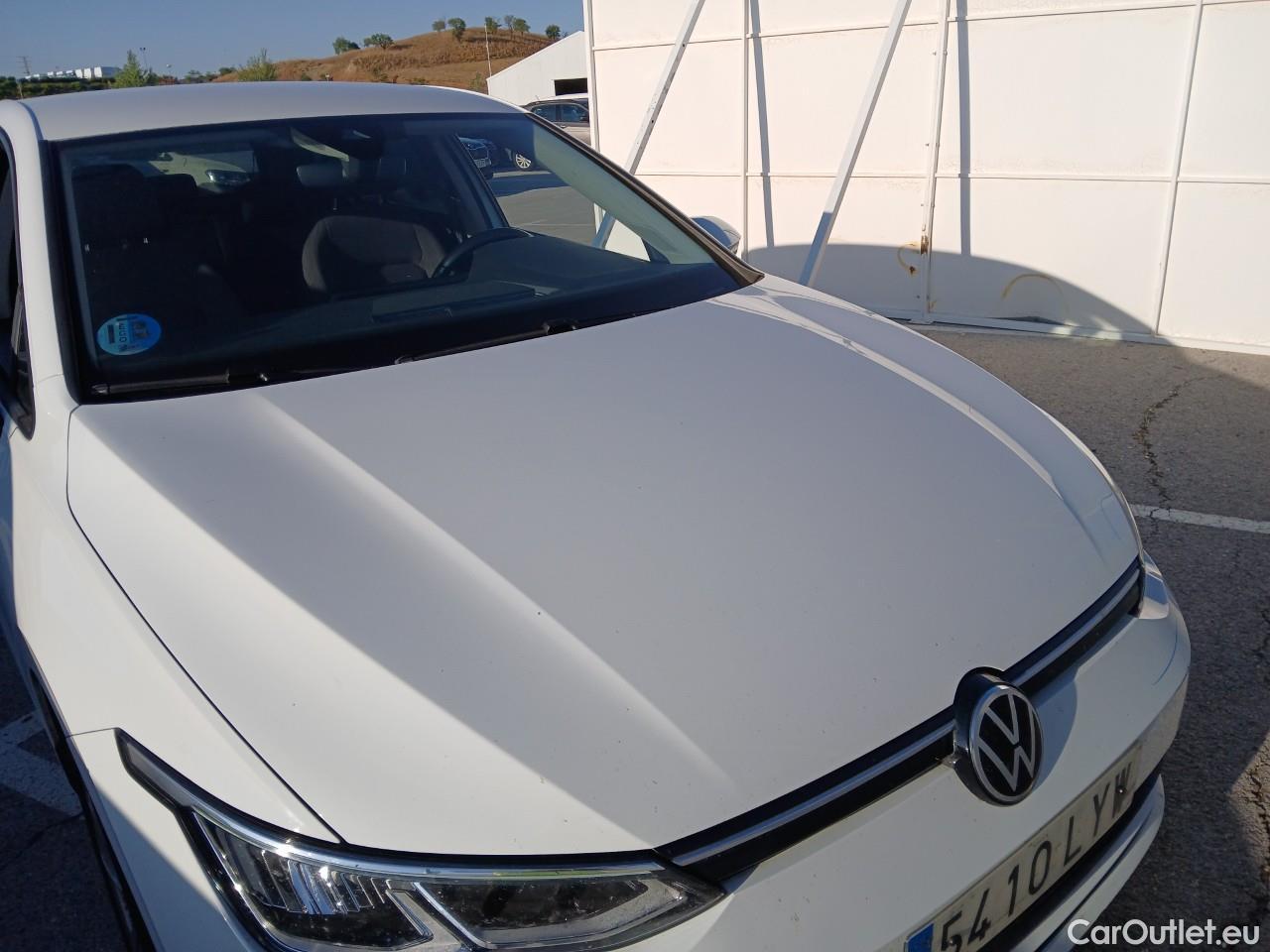  Volkswagen  Golf  VIII Berlina Life eTSI 1.0 TSI 110CV AT7 E6d #5