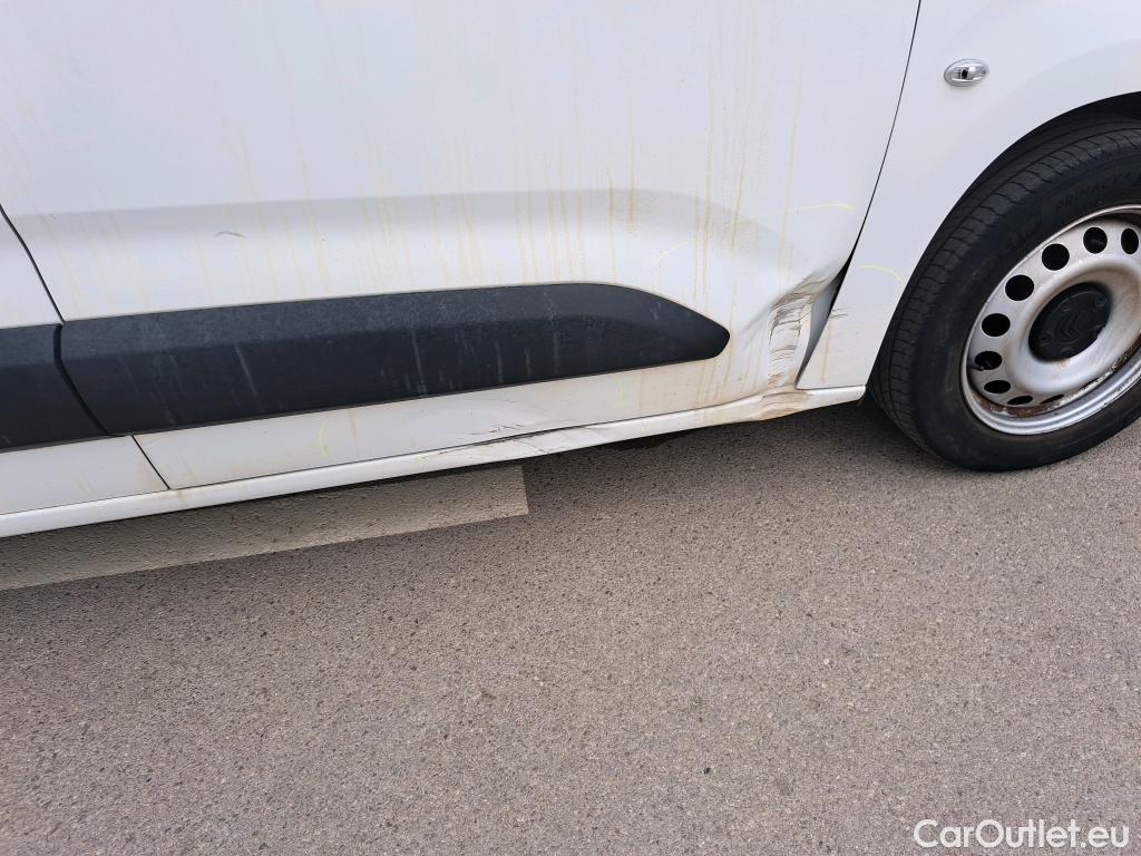  Citroen  Berlingo CITROEN  / 2018 / 4P / combi Talla M BlueHDi 100 S&S LIVE (IND) #9
