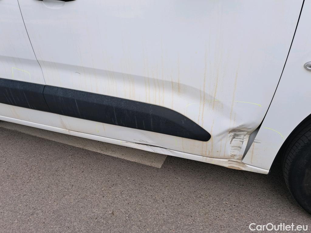 Citroen  Berlingo CITROEN  / 2018 / 4P / combi Talla M BlueHDi 100 S&S LIVE (IND) #2