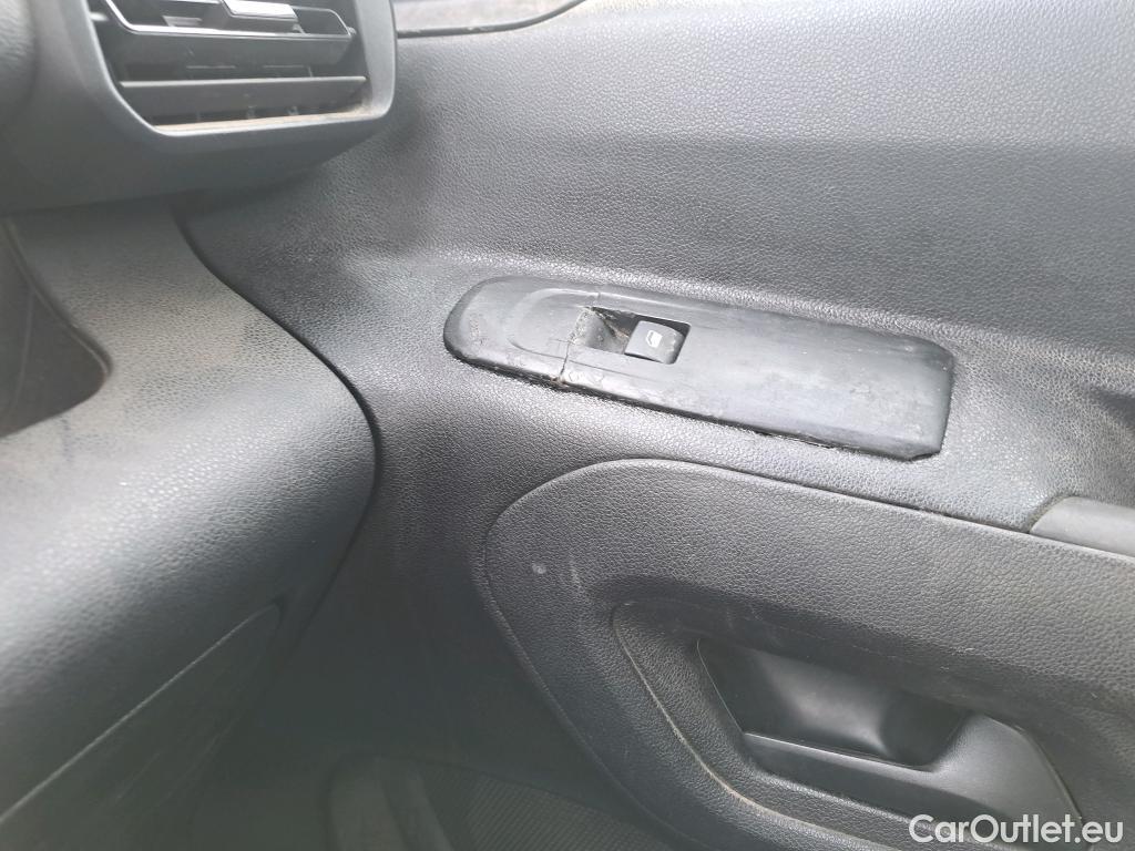 Citroen  Berlingo CITROEN  / 2018 / 4P / combi Talla M BlueHDi 100 S&S LIVE (IND) #28