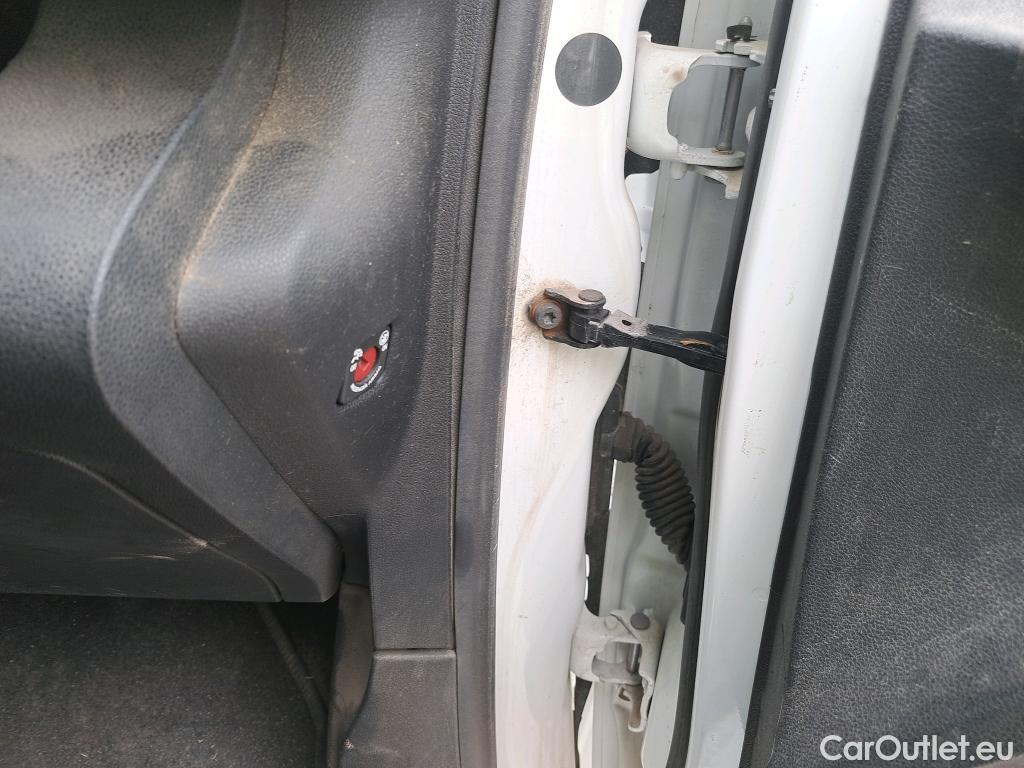  Citroen  Berlingo CITROEN  / 2018 / 4P / combi Talla M BlueHDi 100 S&S LIVE (IND) #44