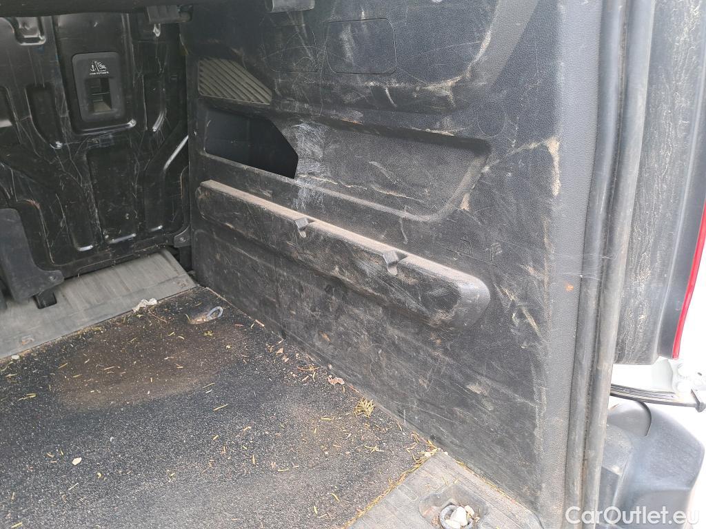  Citroen  Berlingo CITROEN  / 2018 / 4P / combi Talla M BlueHDi 100 S&S LIVE (IND) #38