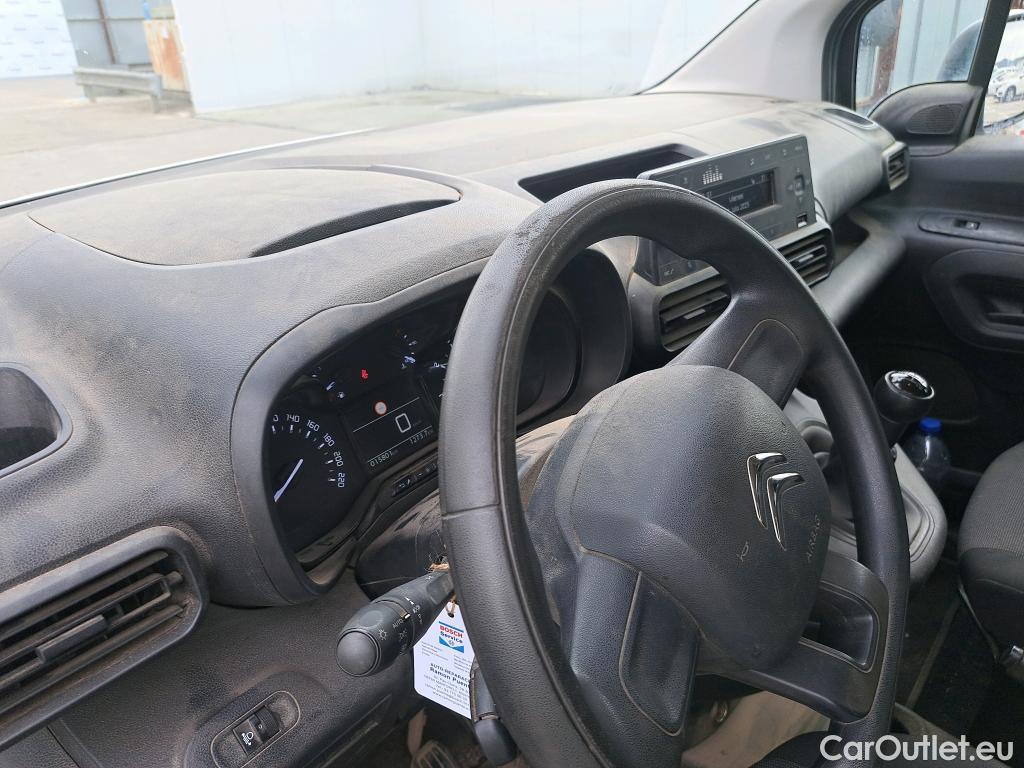  Citroen  Berlingo CITROEN  / 2018 / 4P / combi Talla M BlueHDi 100 S&S LIVE (IND) #48