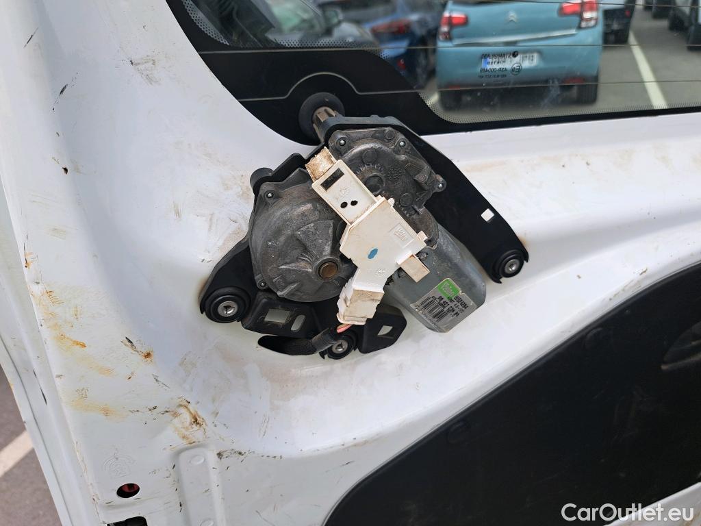  Citroen  Berlingo CITROEN  / 2018 / 4P / combi Talla M BlueHDi 100 S&S LIVE (IND) #41