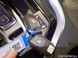  Peugeot  3008 PEUGEOT  / 2020 / 5P / SUV PURETECH TURBO 130 EAT8 SeS ALLURE #59
