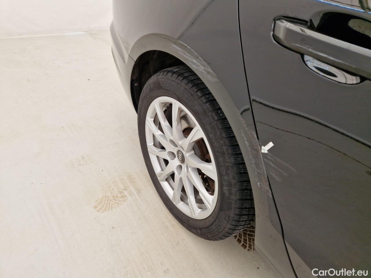  Audi  A4 40 TFSI S tronic quattro #25
