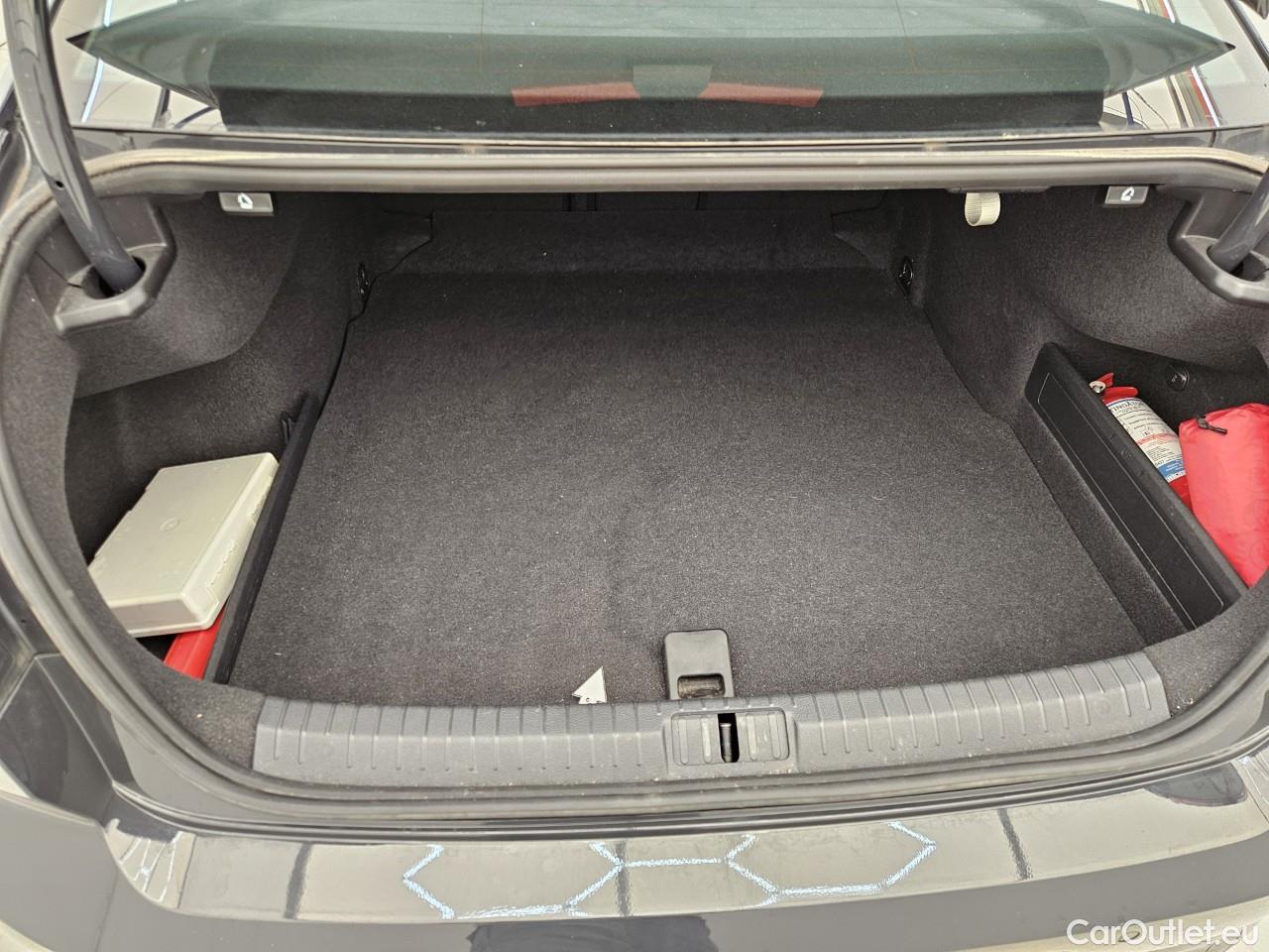  Volkswagen  Passat Comfortline 2.0 TDI DSG 150 CP #46