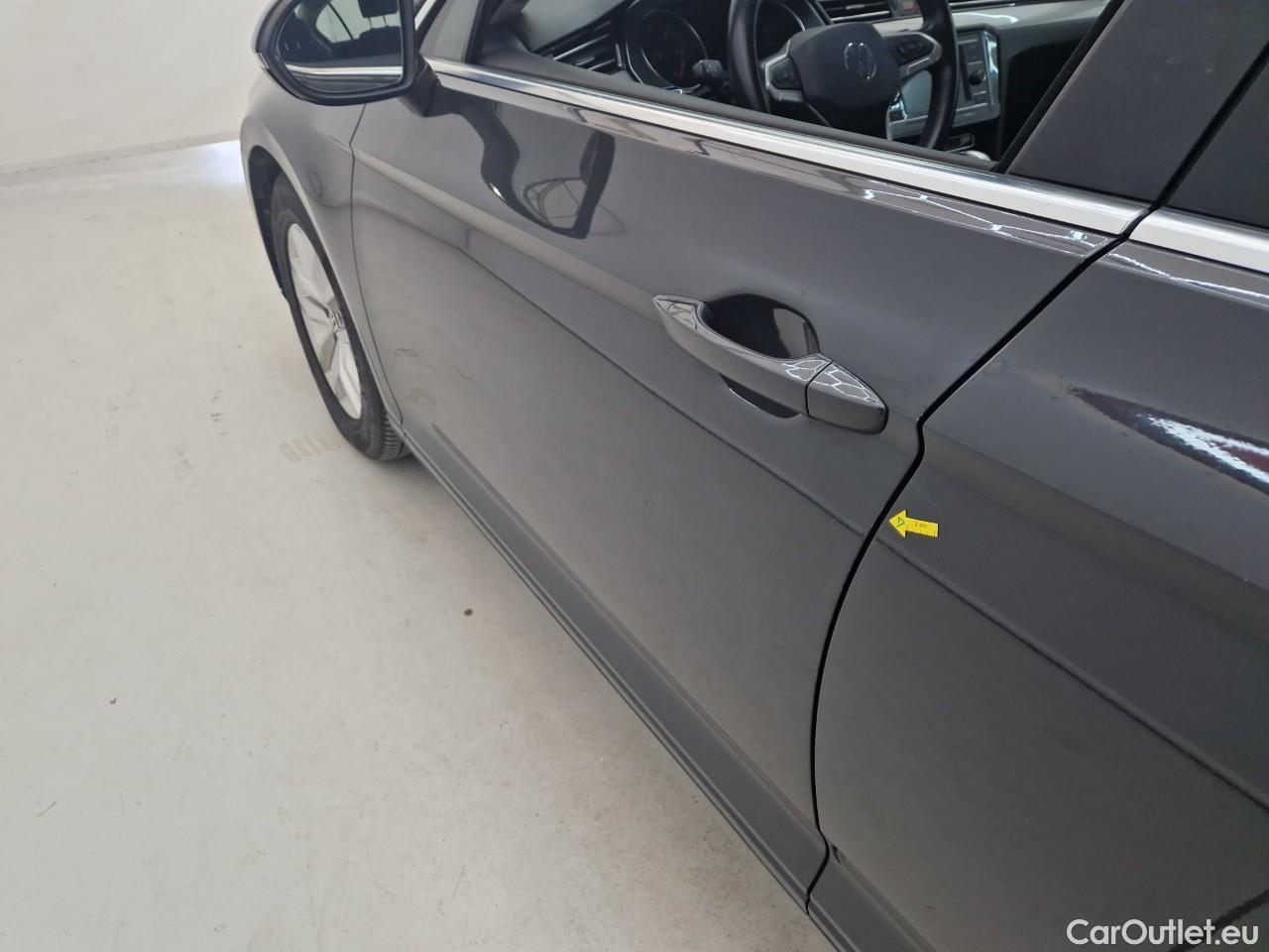  Volkswagen  Passat Comfortline 2.0 TDI DSG 150 CP #1