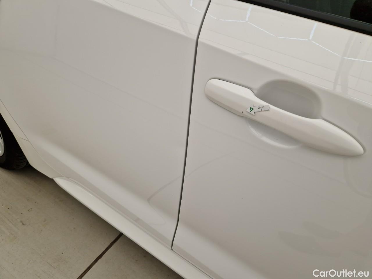  Toyota  Corolla 2.0 Hybrid Dynamic HSD TS E-CVT #15