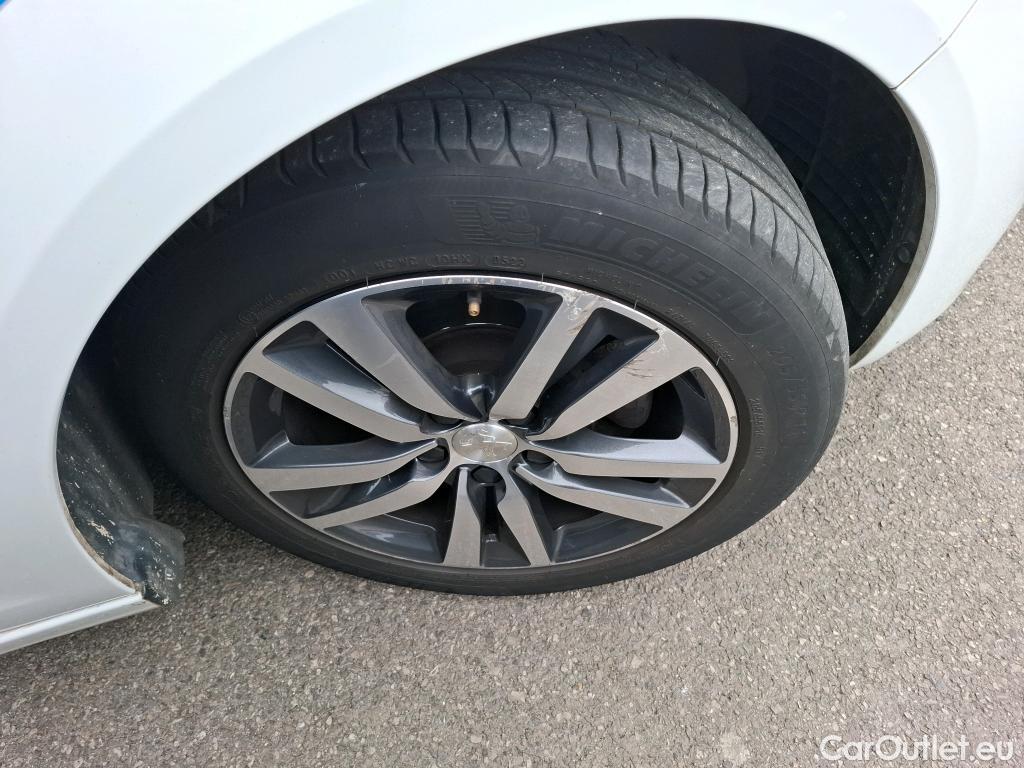  Peugeot  308  Allure 1.2 PureTech 110CV BVM6 E6dT #4