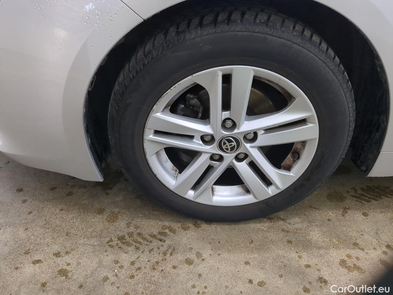  Toyota  Corolla TOYOTA  Touring Sports / 2018 / 5P / Break Hybride 122h Dynamic Business Supp Lomb / VO RECONDITIONNE - PHOTOS AVANT RECONDITIONNEMENT #2