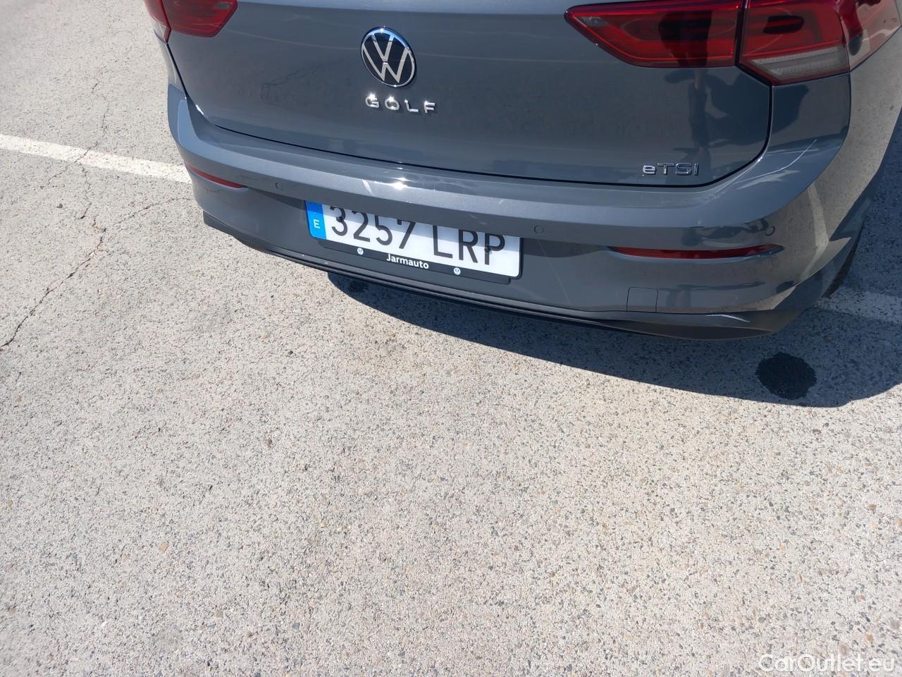 Volkswagen  Golf  VIII Berlina Life eTSI 1.0 TSI 110CV AT7 E6d #26