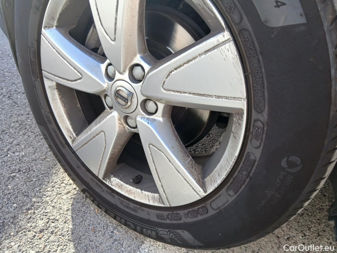  Volvo  XC 40 VOLVO XC40 / 2017 / 5P / todoterreno 1.5 T2 Momentum Core #16