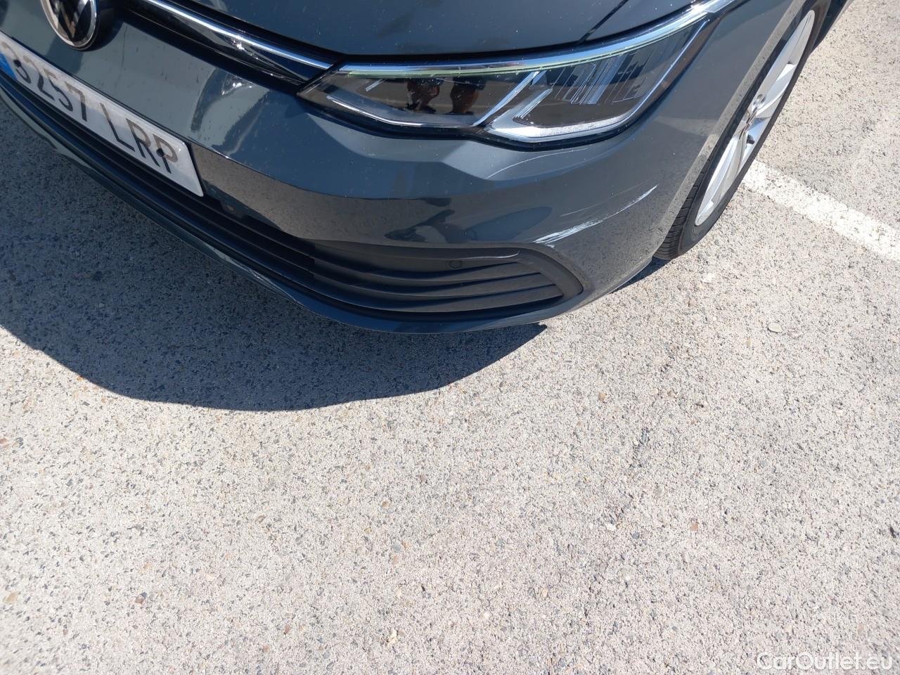  Volkswagen  Golf  VIII Berlina Life eTSI 1.0 TSI 110CV AT7 E6d #8