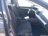  Volkswagen  Golf  VIII Berlina Life eTSI 1.0 TSI 110CV AT7 E6d #6