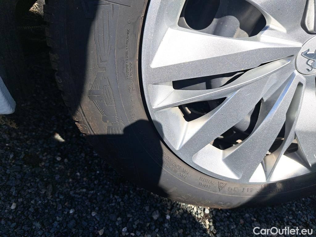  Peugeot  208  Premium 1.5 HDi 100CV BVM6 E6d #18