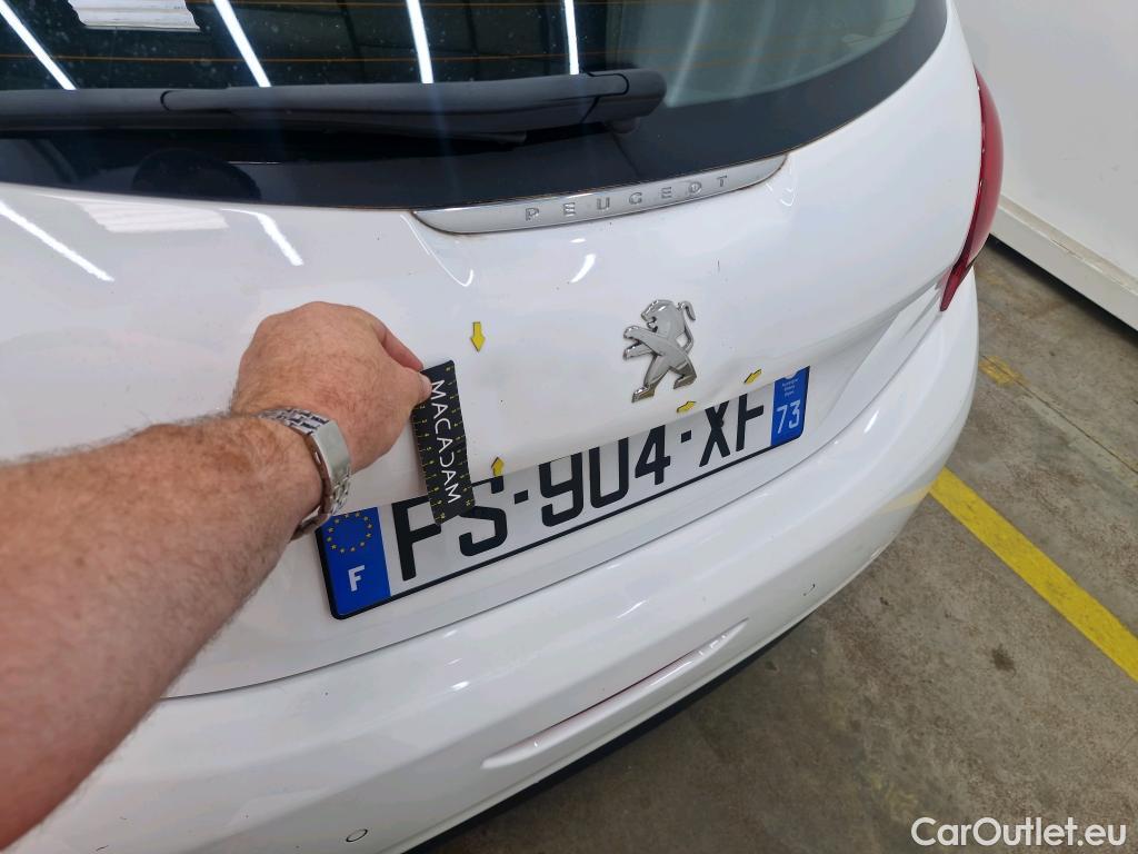  Peugeot  208  Affaire Premium Pack 1.5 HDi 100CV BVM5 E6dT #2