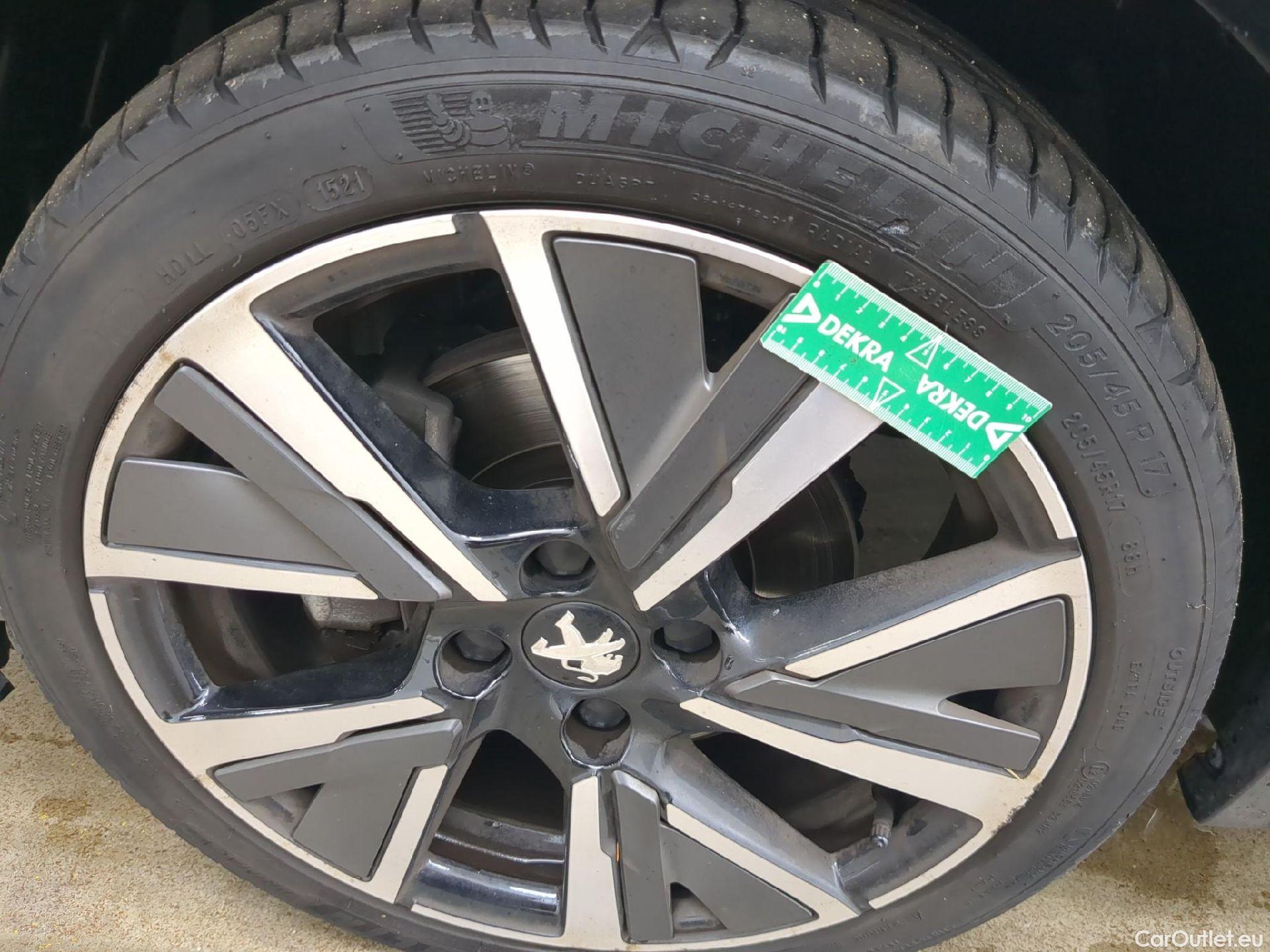  Peugeot  208  GT 1.2 PureTech 130CV BVA8 E6d #4