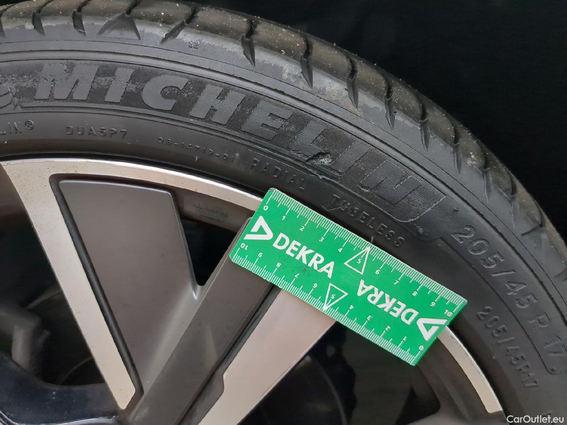  Peugeot  208  GT 1.2 PureTech 130CV BVA8 E6d #3