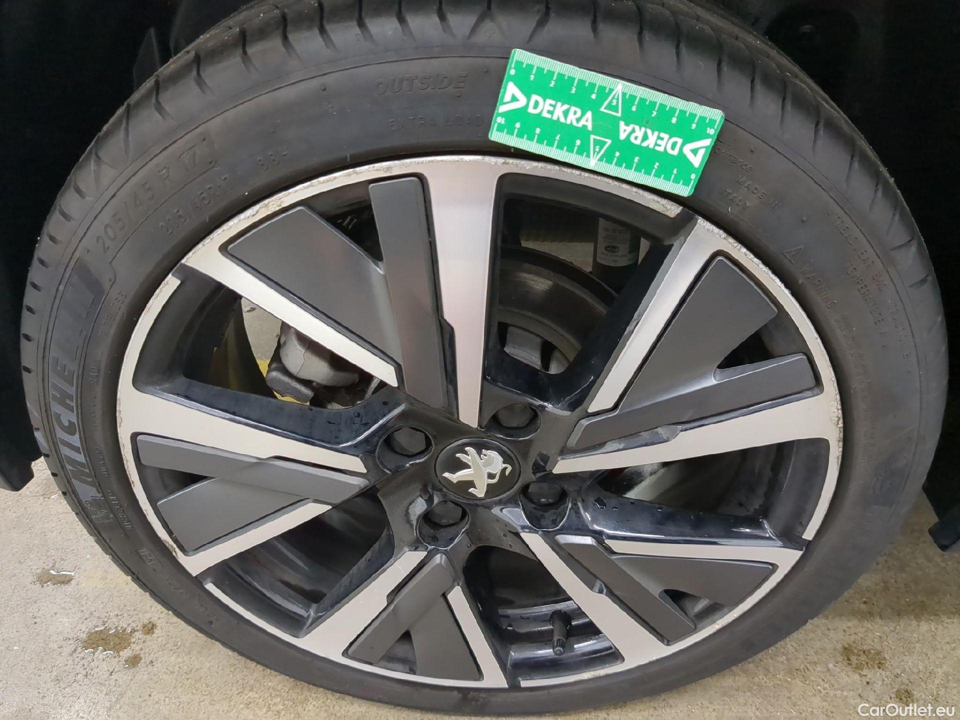  Peugeot  208  GT 1.2 PureTech 130CV BVA8 E6d #14