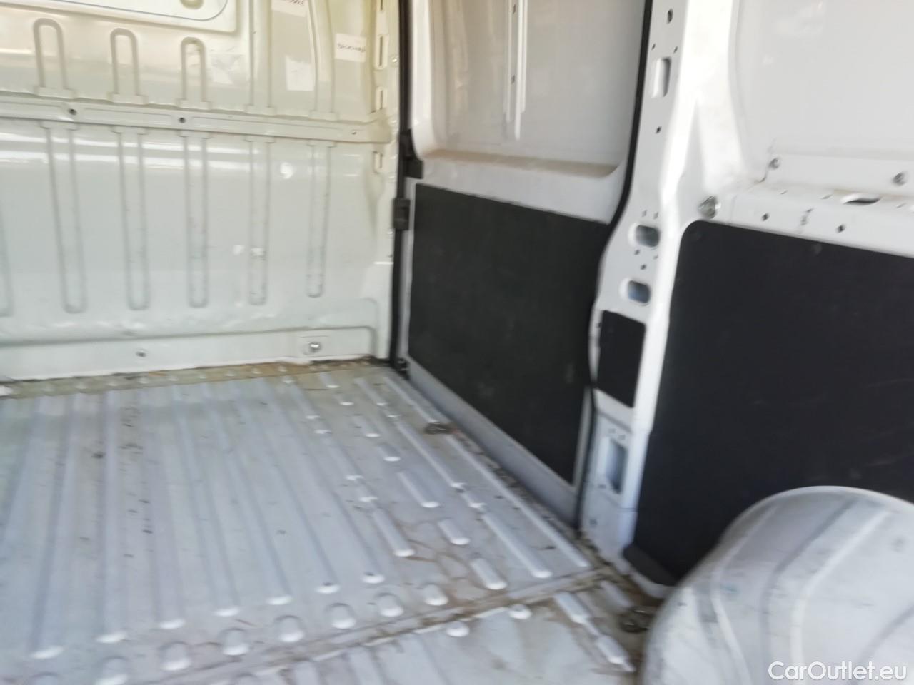  Opel  Movano OPEL  / 2021 / 4P / furgón Furgón Base L2H2 3.5T 2.2 BlueHDi 88kW #35