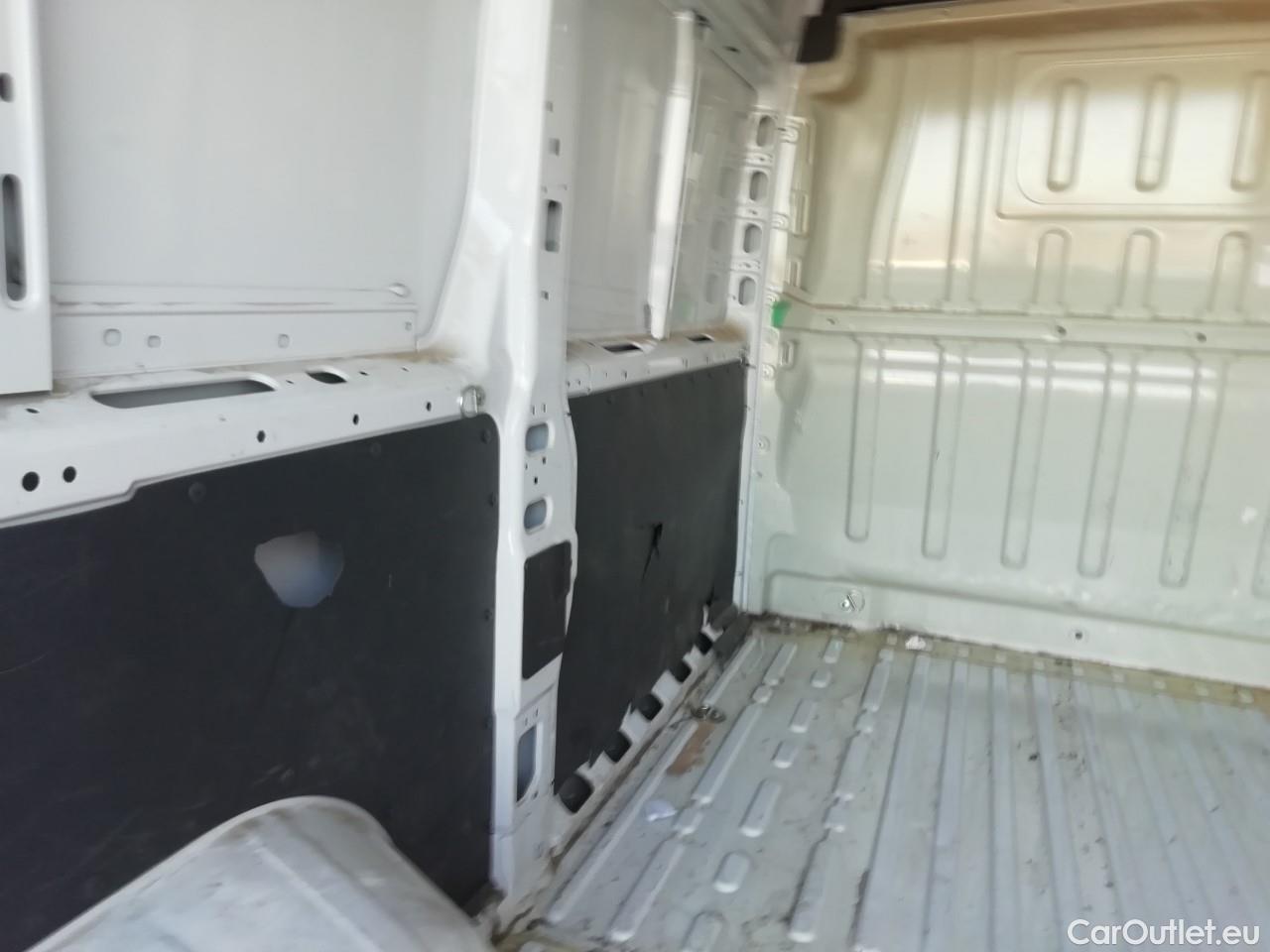  Opel  Movano OPEL  / 2021 / 4P / furgón Furgón Base L2H2 3.5T 2.2 BlueHDi 88kW #38