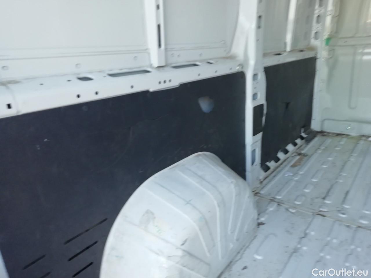  Opel  Movano OPEL  / 2021 / 4P / furgón Furgón Base L2H2 3.5T 2.2 BlueHDi 88kW #37